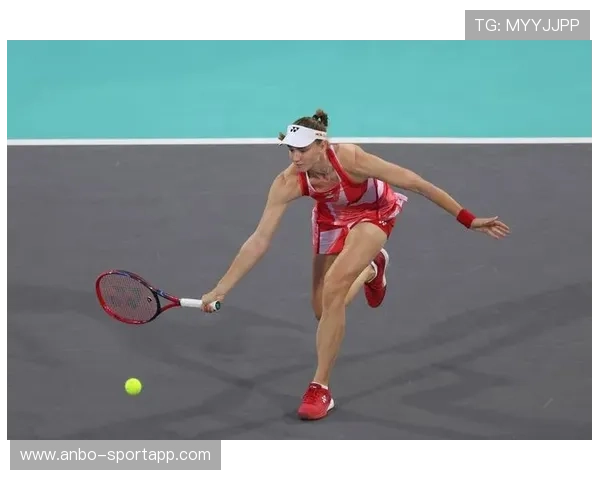 网球界最新动态：顶尖选手激烈对决引发全球关注